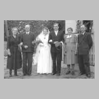 086-1048 Hochzeit Manfred Ermel und Helgard, geb. Kunter, am 27.09.1952. L. die Brauteltern Fritz und Grete Kunter, r. Ludwig und Gertrud Ermel.JPG